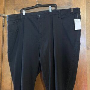 BNWT Old Navy Mid rise Kicker Boot Cut Jean in Jet Black. Women's Jeans, SIZE 30